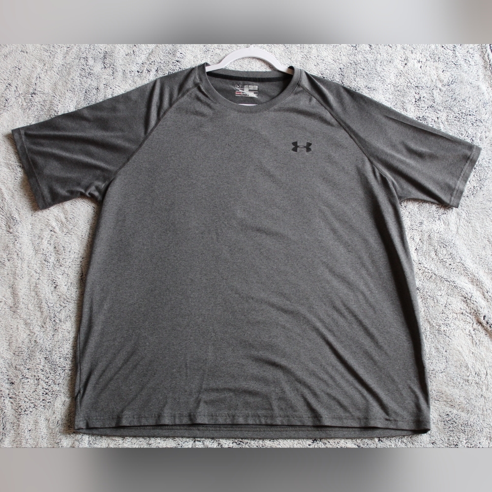 Under Armour Heat Gear Loose Fit Gray Shirt Men's Size 2XL/XXL